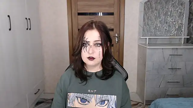 Kristy-Max online show from October 2025 08:42:01 PM