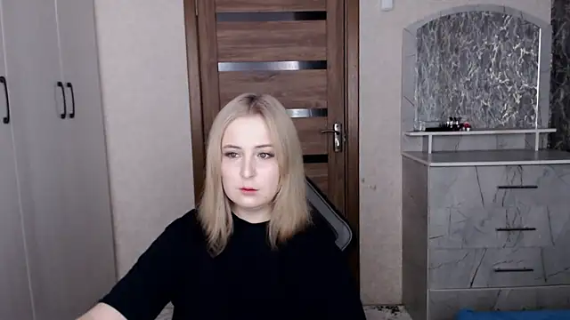 Kristy-Max online show from January 2026 09:18:01 PM