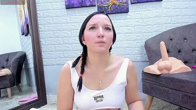  EmilyJireh  online show from December 2025 05:09:01 PM