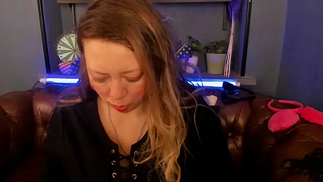 Snapshot of JesiaFoxi chatting on January 2025 12:18:01 PM JesiaFoxi online show from January 2025 12:18:01 PM