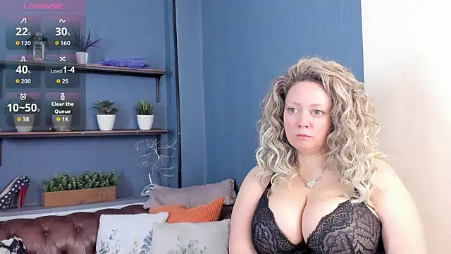 JesiaFoxi online show from April 2026 11:44:02 AM