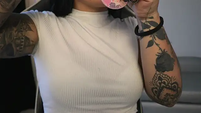 ashleyvalirya online show from April 2026 07:41:01 PM