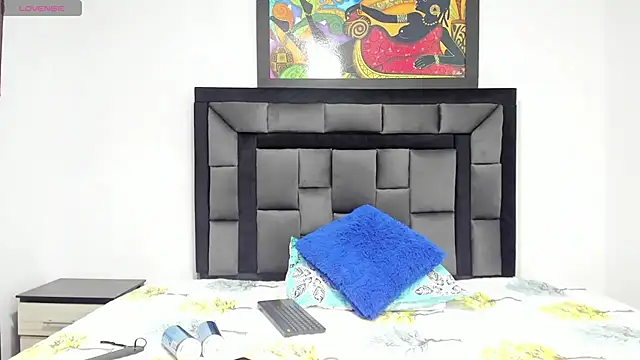 tatiana valencia online show from January 2025 01:00:02 PM