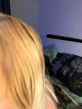 Snapshot of saskiapierce chatting on September 2025 07:04:02 PM saskiapierce online show from September 2025 07:04:02 PM