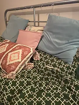 Snapshot of saskiapierce chatting on October 2025 05:40:02 PM saskiapierce online show from October 2025 05:40:02 PM