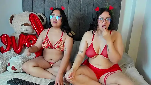 maddie-and-chelsea- online show from February 2026 10:06:01 PM