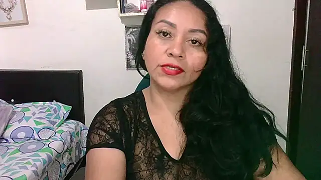 Snapshot of zaray_bella chatting on June 2026 08:45:01 PM zaray bella online show from June 2026 08:45:01 PM
