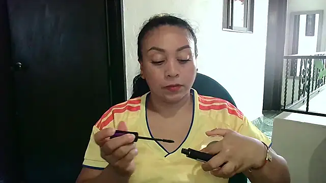 Snapshot of zaray_bella chatting on July 2026 05:06:02 PM zaray bella online show from July 2026 05:06:02 PM