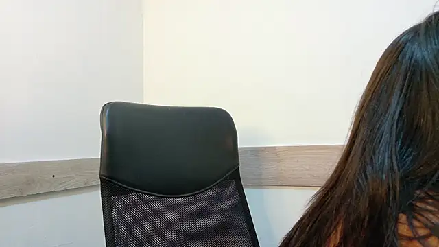 Alexa Miss online show from January 2025 12:13:01 AM