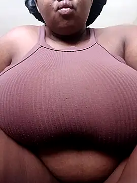 Snapshot of queenxdede chatting on February 2026 12:23:01 PM queenxdede online show from February 2026 12:23:01 PM