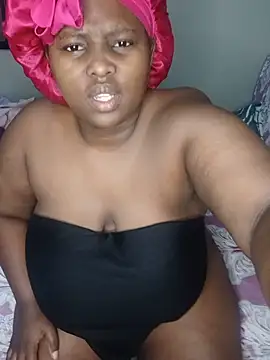 Snapshot of queenxdede chatting on May 2026 04:07:02 AM queenxdede online show from May 2026 04:07:02 AM