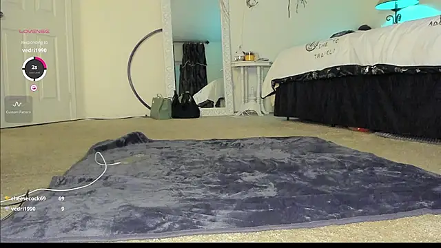 Snapshot of Peaches_N_Kreme chatting on December 2024 02:58:02 AM Peaches N Kreme online show from December 2024 02:58:02 AM