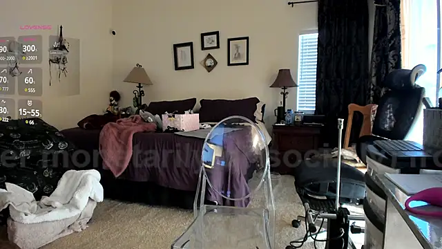 Snapshot of Peaches_N_Kreme chatting on January 2025 11:08:01 PM Peaches N Kreme online show from January 2025 11:08:01 PM