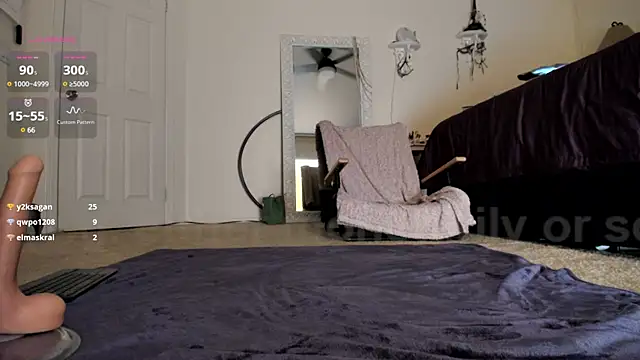 Snapshot of Peaches_N_Kreme chatting on January 2025 11:05:02 PM Peaches N Kreme online show from January 2025 11:05:02 PM