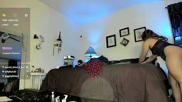 Snapshot of Peaches_N_Kreme chatting on March 2025 02:21:01 AM Peaches N Kreme online show from March 2025 02:21:01 AM