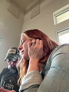 Snapshot of Peaches_N_Kreme chatting on March 2025 10:42:01 PM Peaches N Kreme online show from March 2025 10:42:01 PM