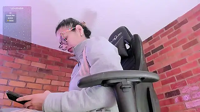 Snapshot of paulinabarnett- chatting on December 2024 12:13:01 AM paulinabarnett- online show from December 2024 12:13:01 AM