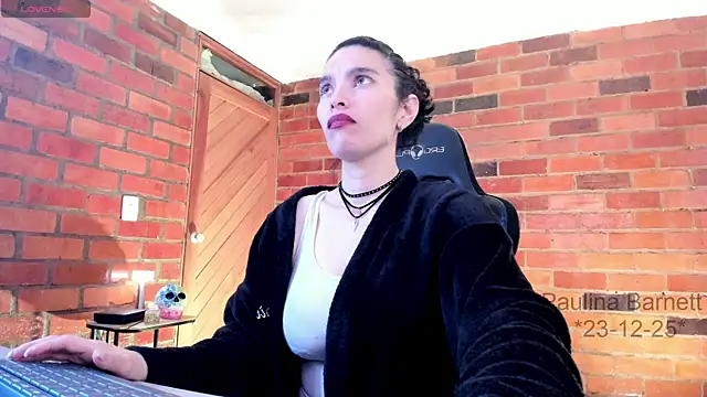 paulinabarnett- online show from December 2025 08:56:02 AM