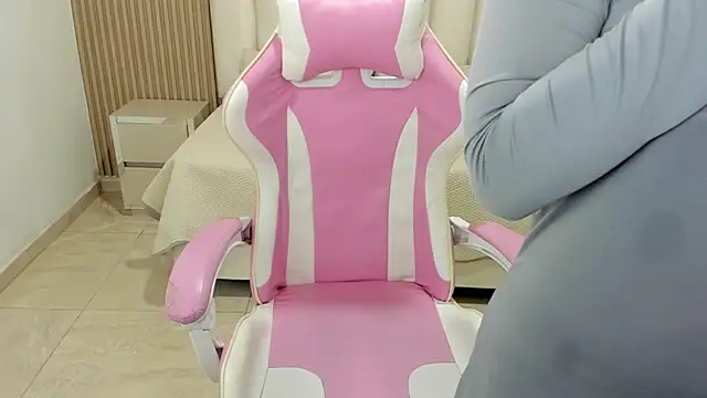 Hanaa latif online show from January 2025 11:46:01 AM