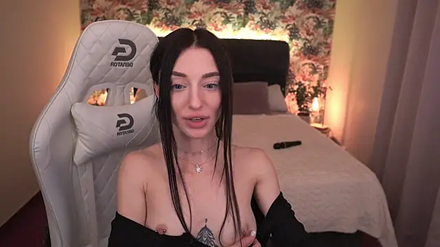 Alice Arwen online show from March 2025 01:50:02 PM