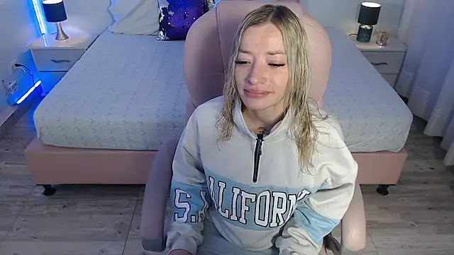 zoe jones13 online show from February 2026 03:37:02 AM