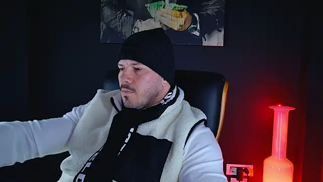 AngeloEric online show from December 2024 09:28:02 AM