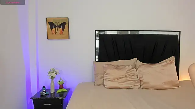 lilithTeen1  online show from October 2025 02:23:02 AM