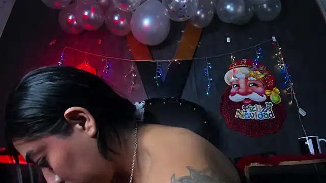 Snapshot of Carolina_Arias chatting on December 2024 08:44:02 PM Carolina Arias online show from December 2024 08:44:02 PM