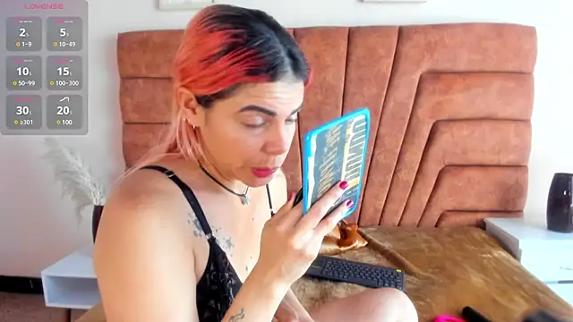 Snapshot of NIKI_SANTANA chatting on March 2025 04:02:02 AM NIKI SANTANA online show from March 2025 04:02:02 AM