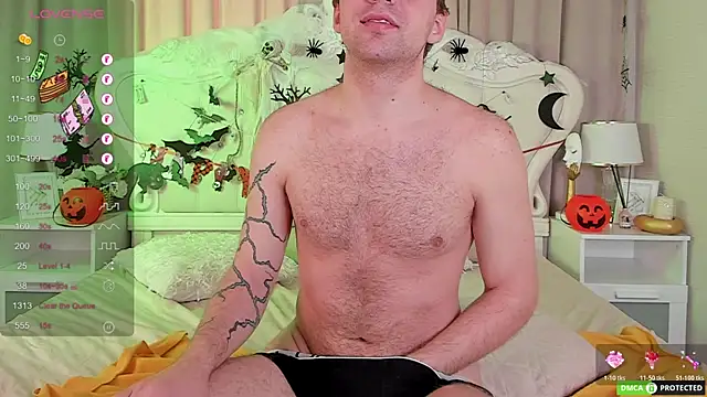 ArthurWhitee online show from October 2025 04:24:02 AM