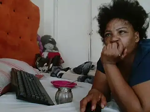 tinagiant online show from January 2025 12:52:01 PM