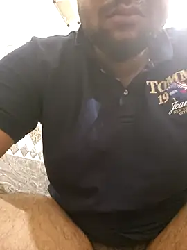 yourdreamman0705 online show from January 2025 02:32:02 AM