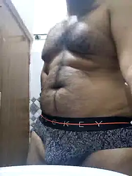 yourdreamman0705 online show from February 2025 05:51:01 PM