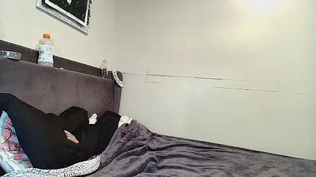 Naomiruty online show from October 2025 01:48:02 AM