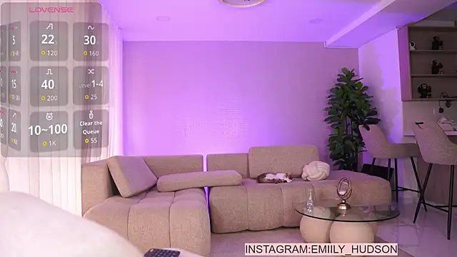 emily huddson  online show from June 2026 09:09:01 PM