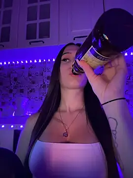 Snapshot of EricaWalls chatting on December 2024 06:04:02 PM EricaWalls online show from December 2024 06:04:02 PM