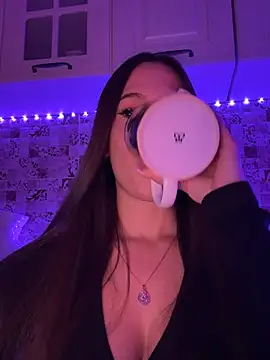 Snapshot of EricaWalls chatting on December 2024 01:40:02 AM EricaWalls online show from December 2024 01:40:02 AM