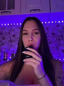 Snapshot of EricaWalls chatting on January 2025 03:20:01 AM EricaWalls online show from January 2025 03:20:01 AM