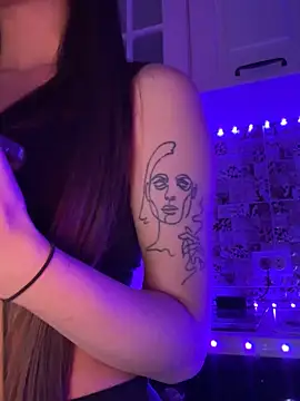 Snapshot of EricaWalls chatting on February 2025 03:00:02 AM EricaWalls online show from February 2025 03:00:02 AM