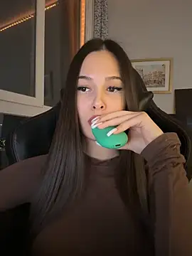 EricaWalls online show from April 2026 08:17:01 PM