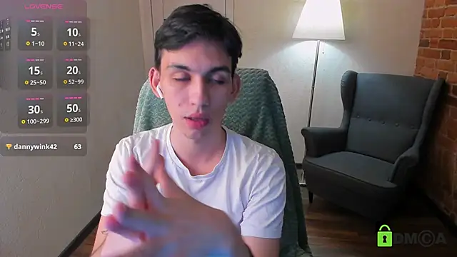 Snapshot of Ul_Tima chatting on December 2024 11:47:01 PM Ul Tima online show from December 2024 11:47:01 PM