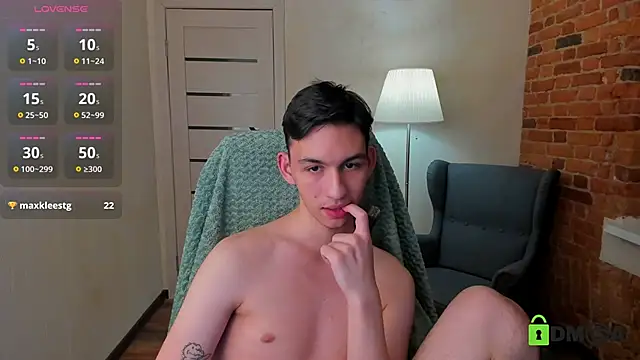 Snapshot of Ul_Tima chatting on December 2024 12:13:01 AM Ul Tima online show from December 2024 12:13:01 AM