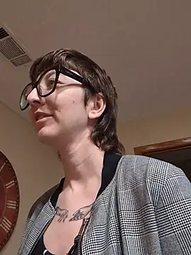 lovelylucyy online show from December 2025 07:54:01 PM