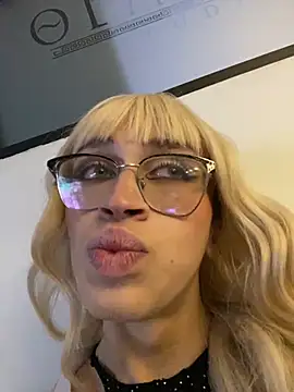 Snapshot of Ariadna_Evangeline chatting on December 2024 03:51:01 AM Ariadna Evangeline online show from December 2024 03:51:01 AM