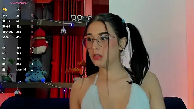 Snapshot of Charlotte_greys chatting on December 2024 12:33:02 AM Charlotte greys online show from December 2024 12:33:02 AM