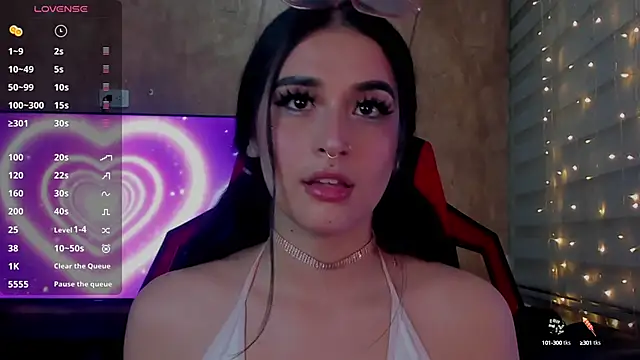 Snapshot of Charlotte_greys chatting on February 2025 02:08:02 AM Charlotte greys online show from February 2025 02:08:02 AM