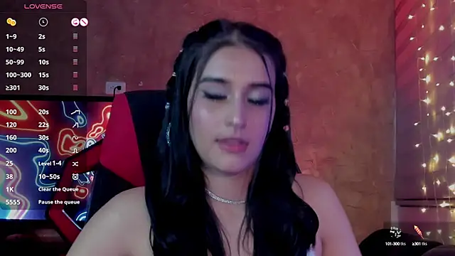 Snapshot of Charlotte_greys chatting on February 2025 05:19:01 AM Charlotte greys online show from February 2025 05:19:01 AM