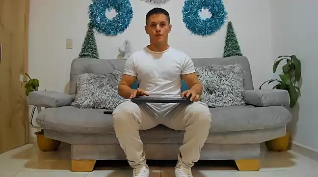 julian wallace online show from December 2024 10:17:02 PM