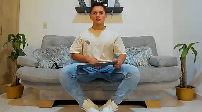 julian wallace online show from January 2025 11:54:01 PM