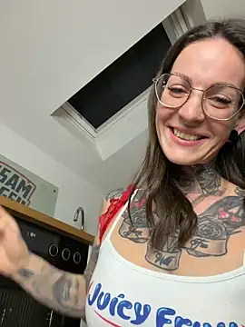 BrownieyQueen online show from February 2026 05:50:01 PM